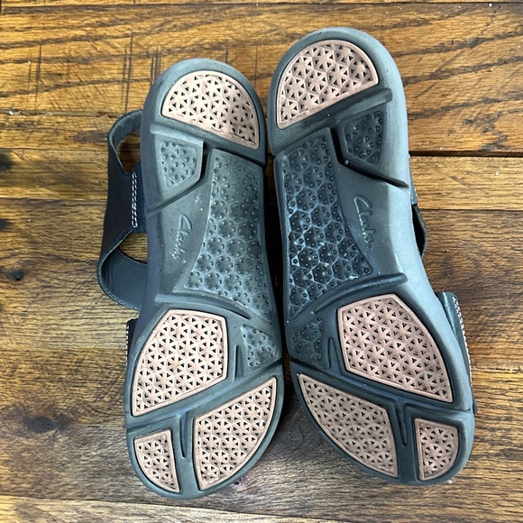 Clarks Tri-Clover Sandals - Picture 3 of 5